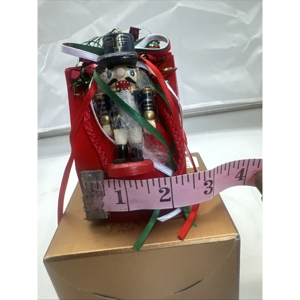 LA‎ Tunes Collection Music Box Ornament - plays 